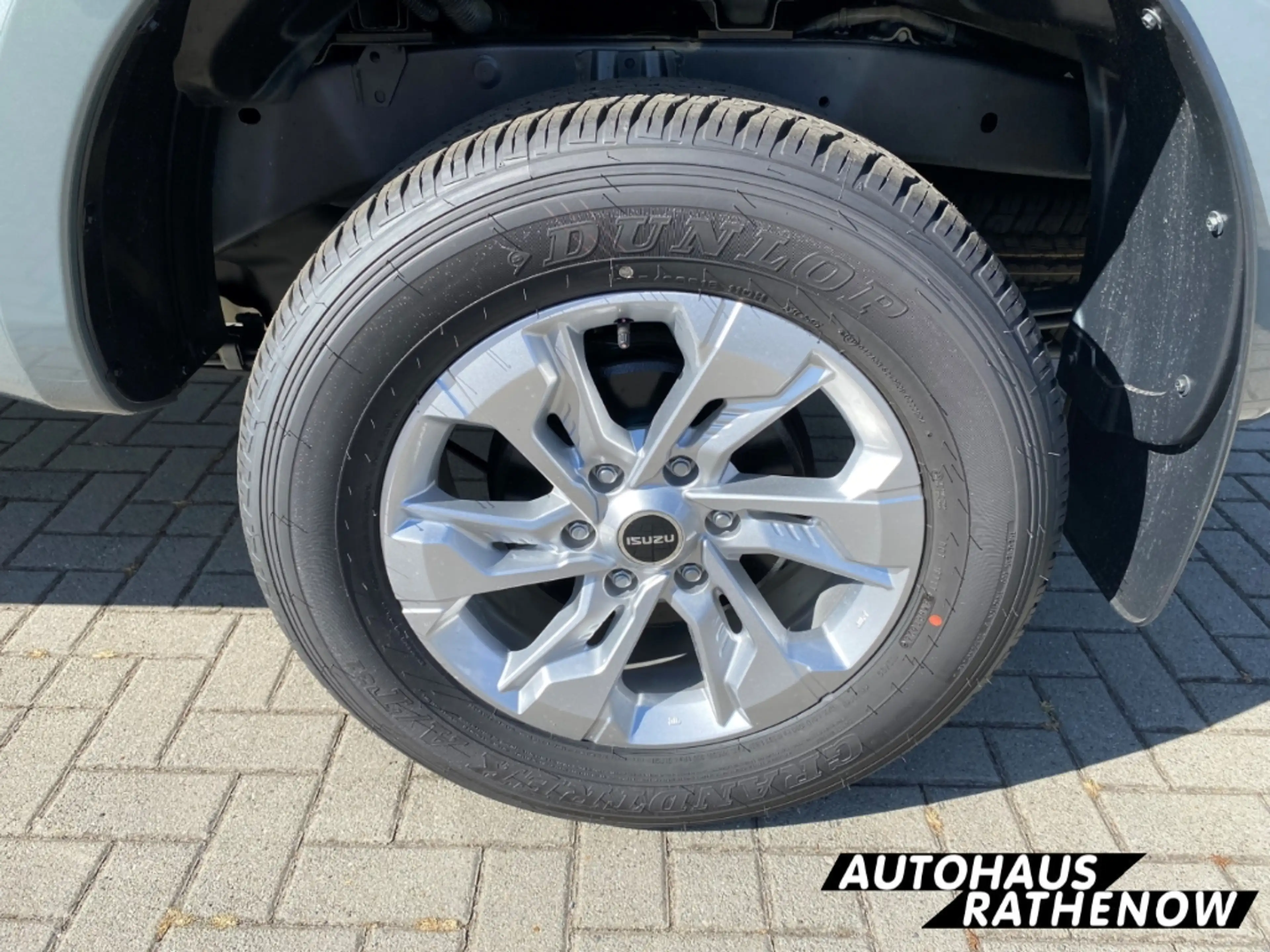 Isuzu D-Max Space Cab 2.2 LS DMS 4WD SHZ Spurhalteass. Verkehr — photo 9