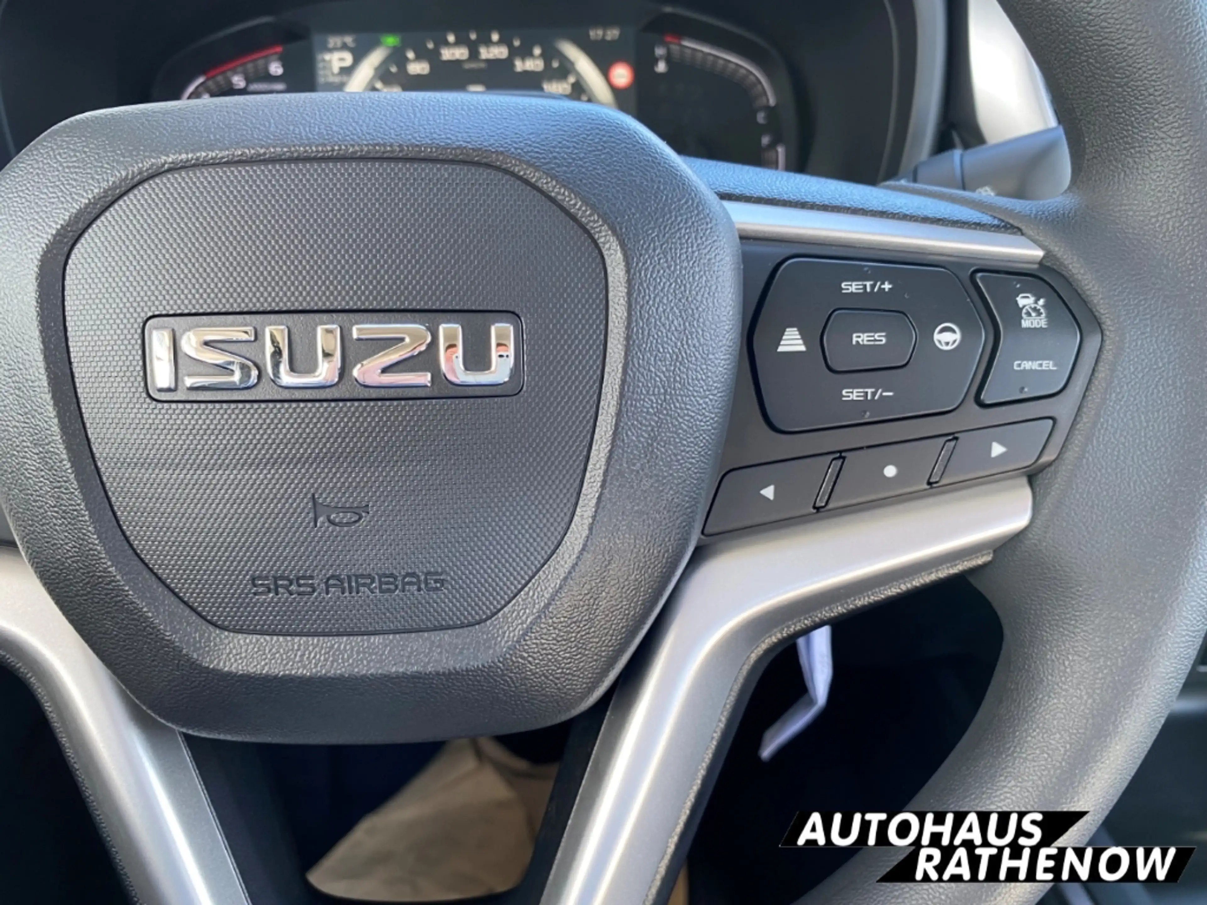 Isuzu D-Max Space Cab 2.2 LS DMS 4WD SHZ Spurhalteass. Verkehr — photo 14