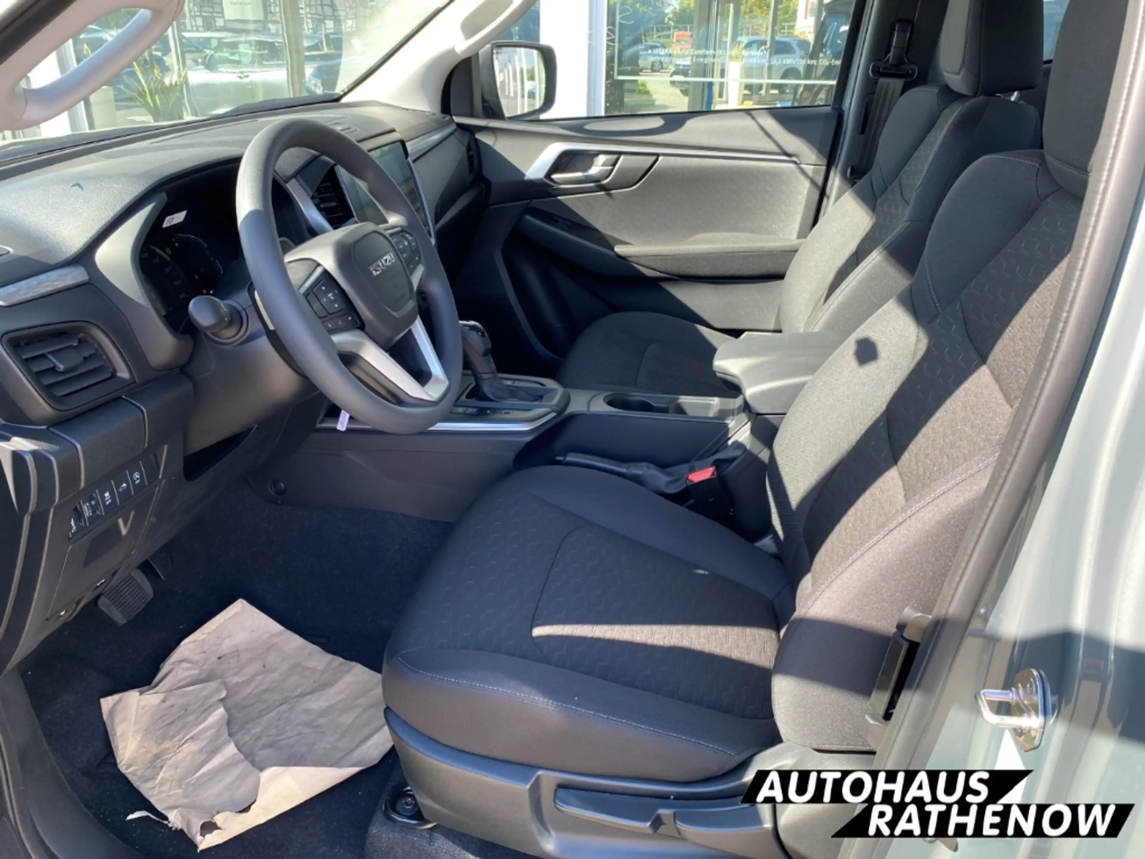 Isuzu D-Max Space Cab 2.2 LS DMS 4WD SHZ Spurhalteass. Verkehr — photo 10