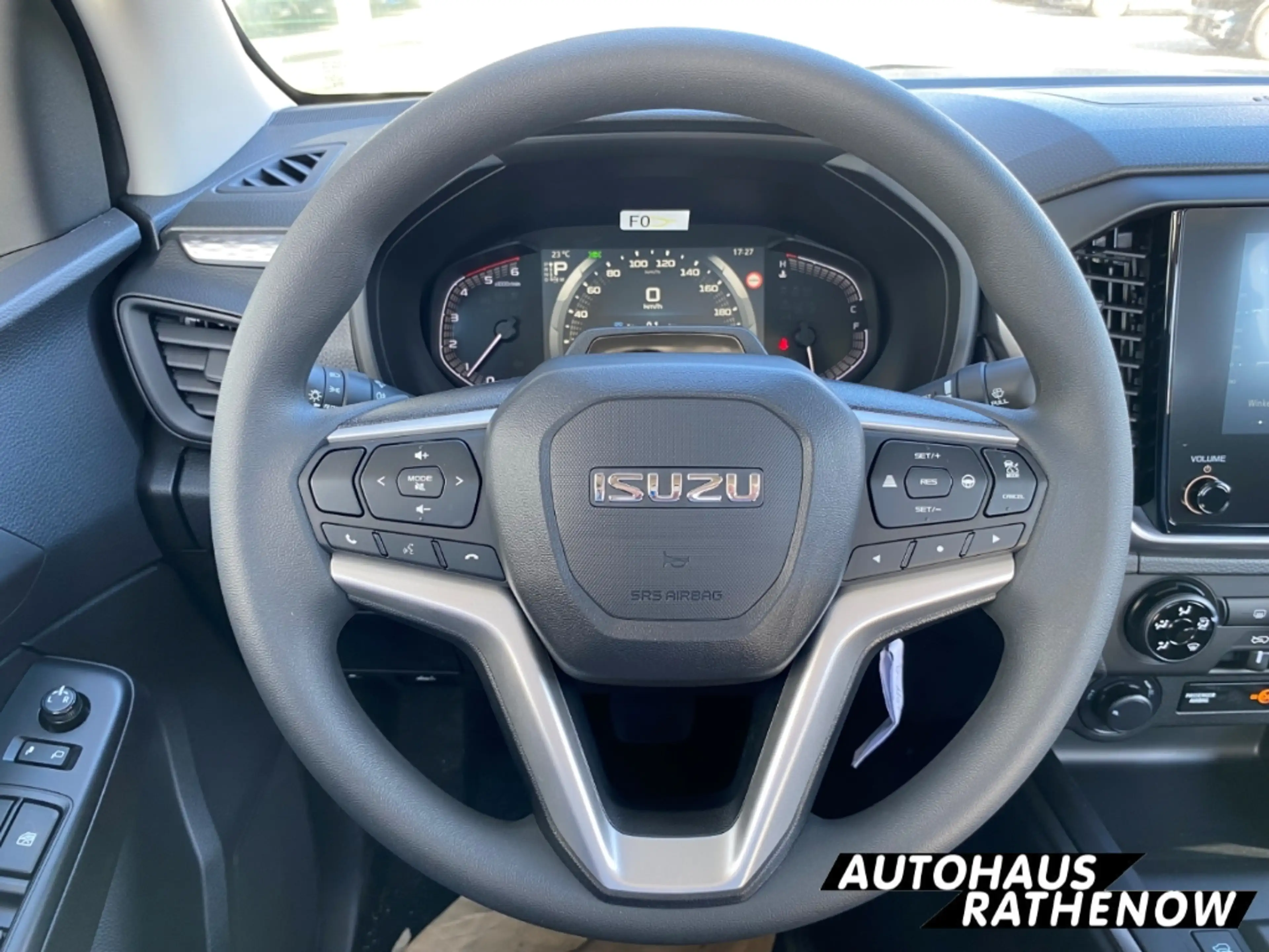 Isuzu D-Max Space Cab 2.2 LS DMS 4WD SHZ Spurhalteass. Verkehr — photo 12