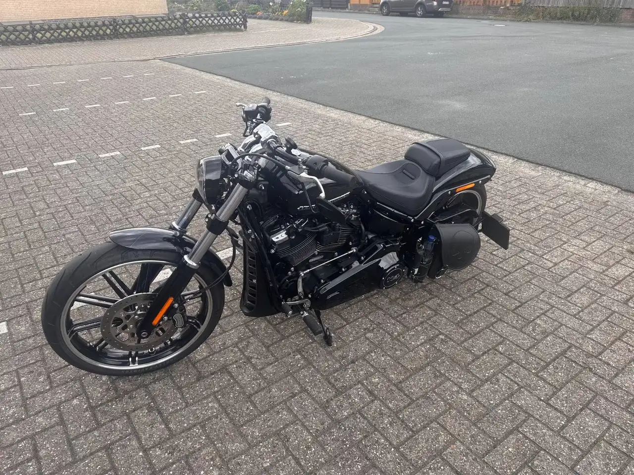 Harley-Davidson Breakout