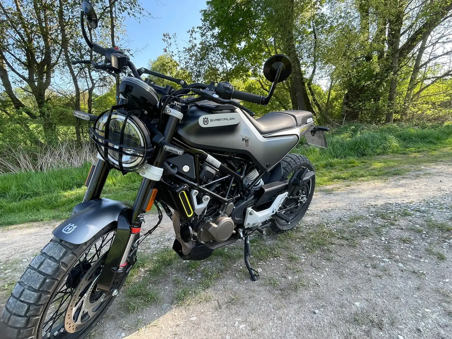 Husqvarna Svartpilen 125 Noir - 2