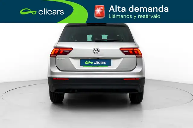Volkswagen Tiguan view 4