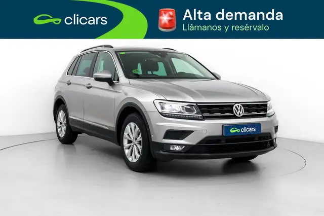 Volkswagen Tiguan view 3
