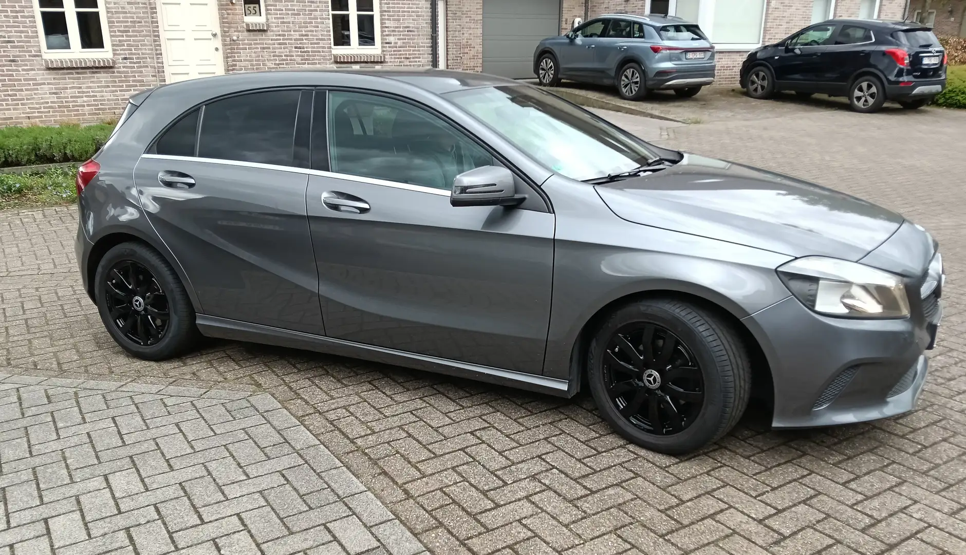 Mercedes-Benz A 180 A 180 d Gris - 1