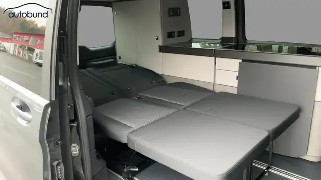 Mercedes-Benz V-Class view 9