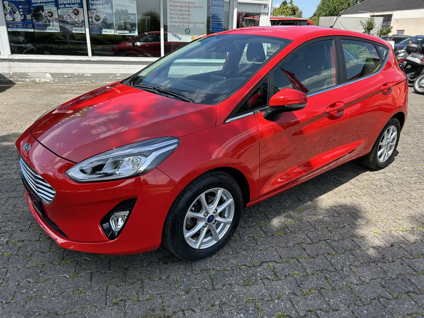 Ford Fiesta Titanium 8fach Bereift mtl.Rate 99,-€ Rood - 1