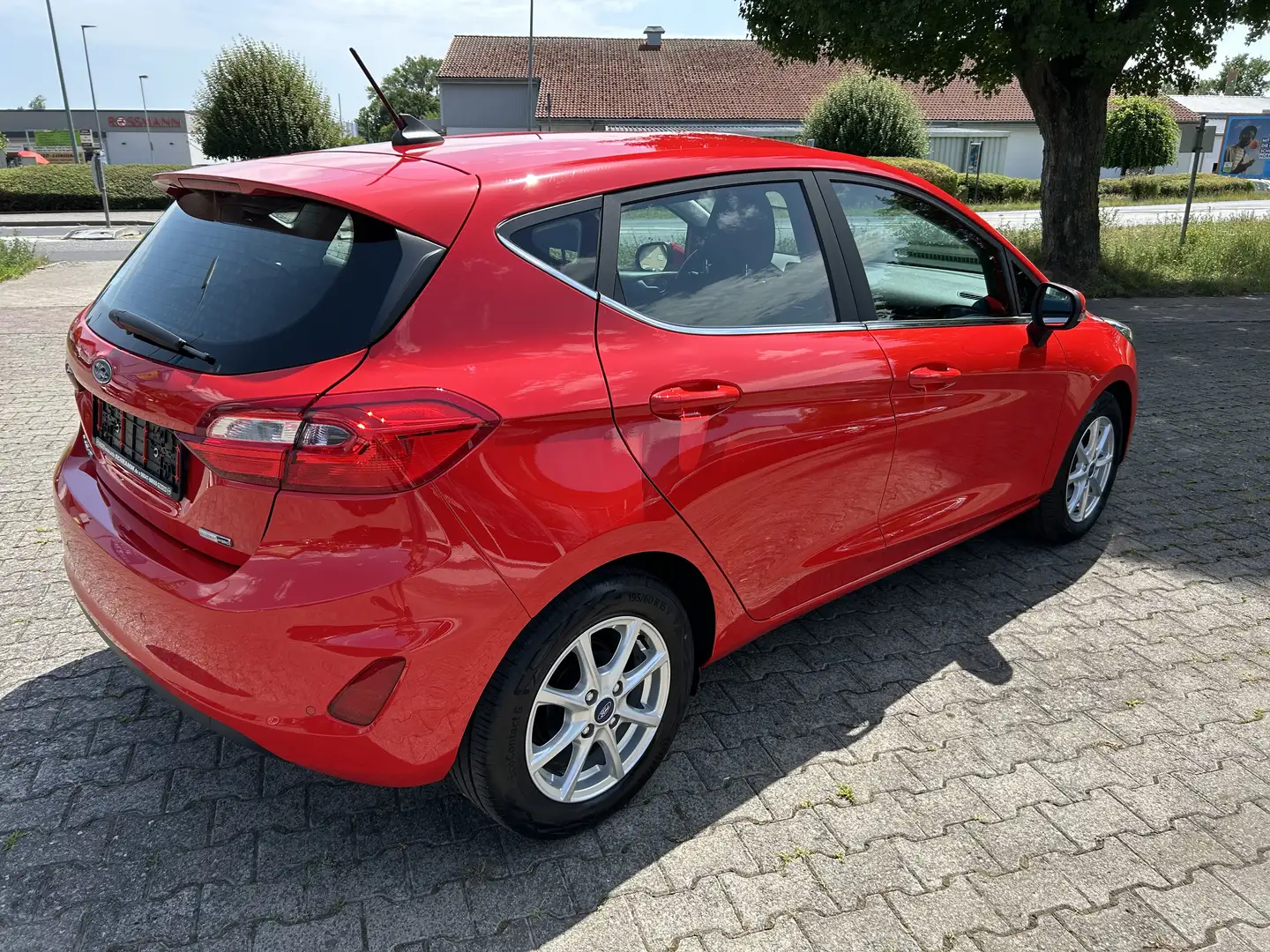 Ford Fiesta Titanium 8fach Bereift mtl.Rate 99,-€ Rood - 2