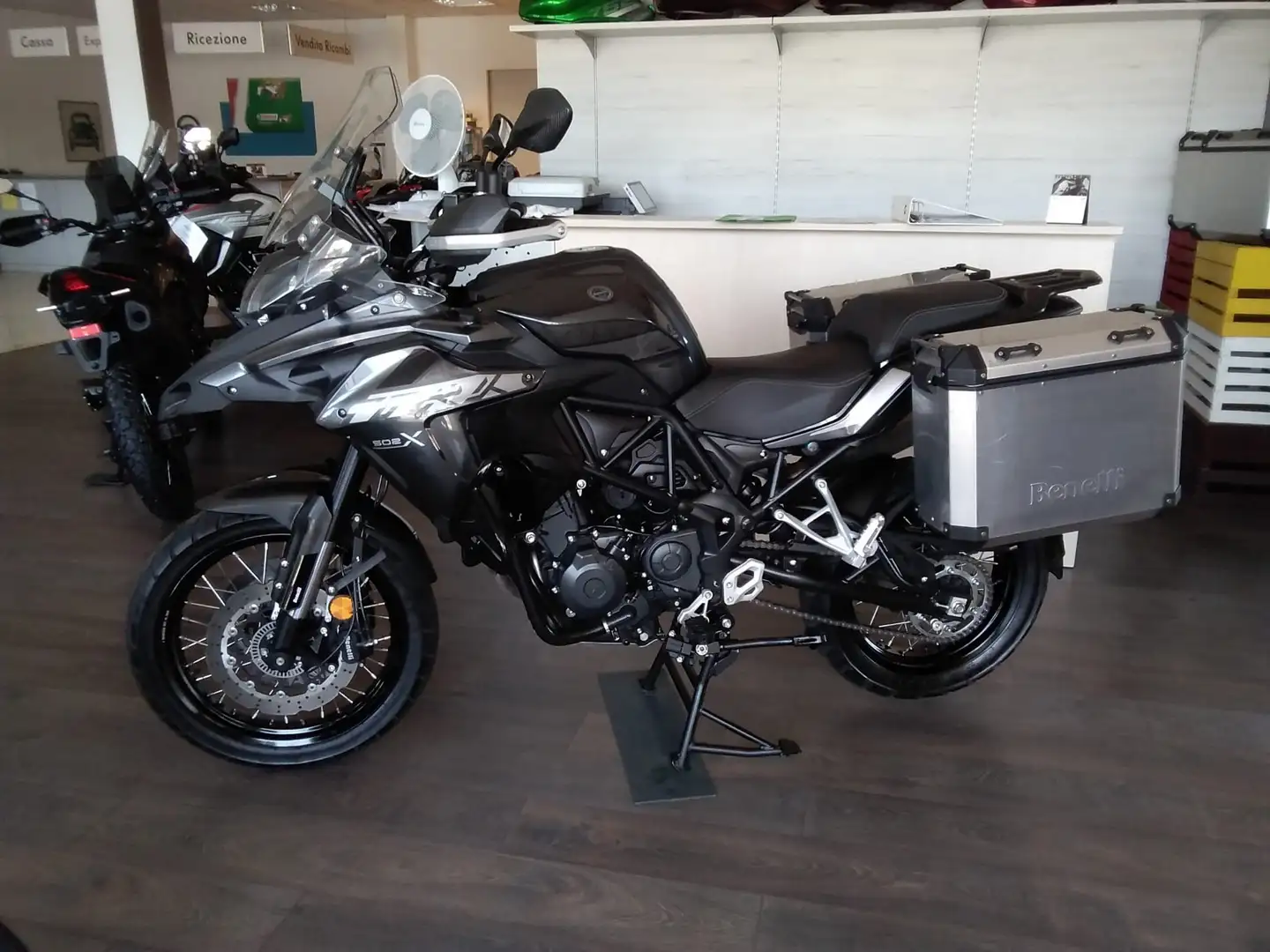 Benelli TRK 502 X Gri - 2