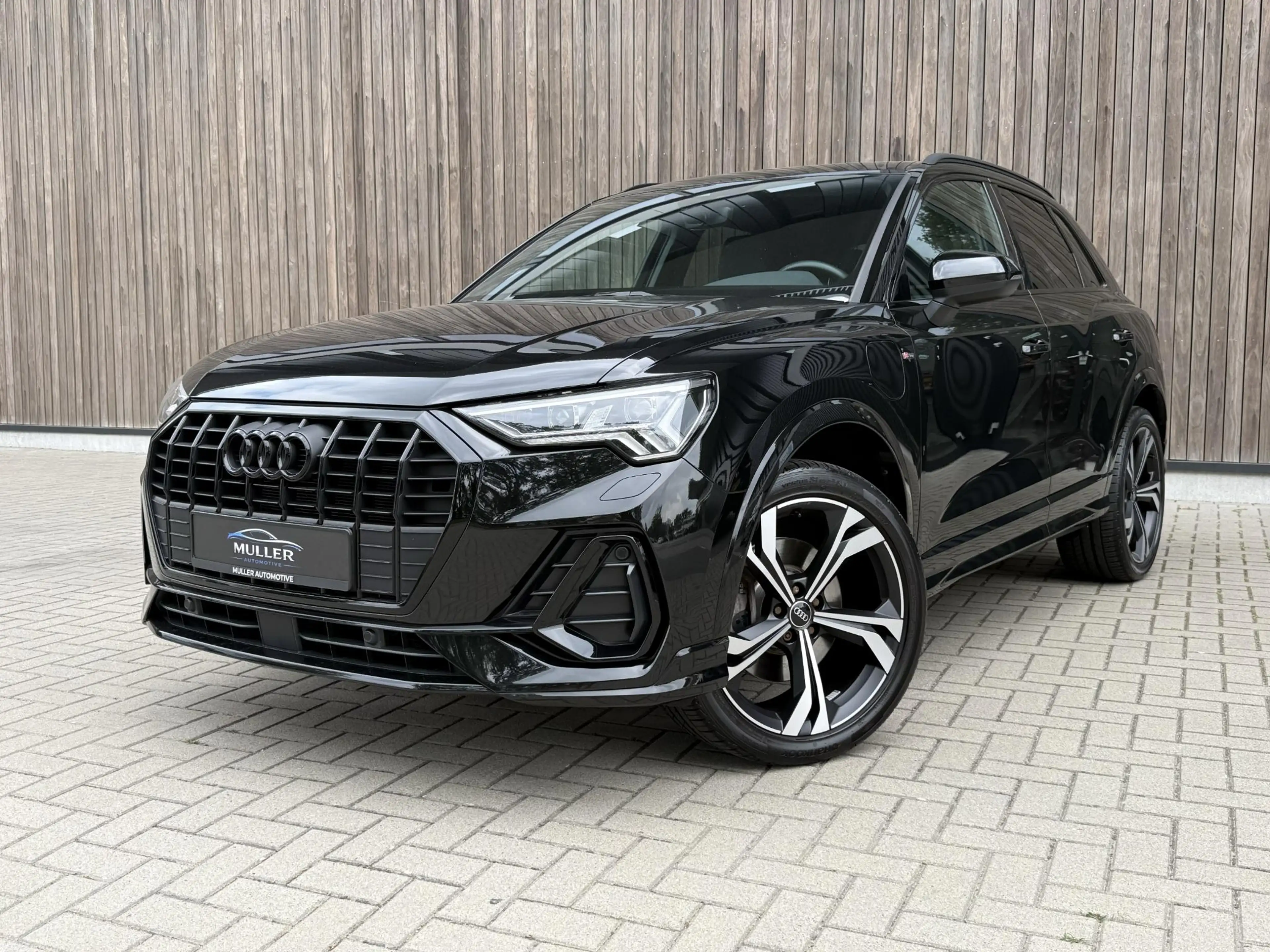 Audi Q3 45 TFSI e S edition S-line | MATRIX | SONOS | ACC