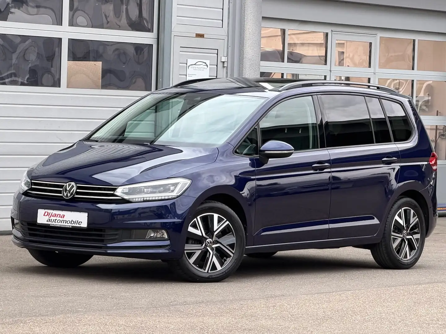 Volkswagen Touran 2.0TDI Aut 7Sitzer Stdhzg Pano Kamera TOP Blau - 1
