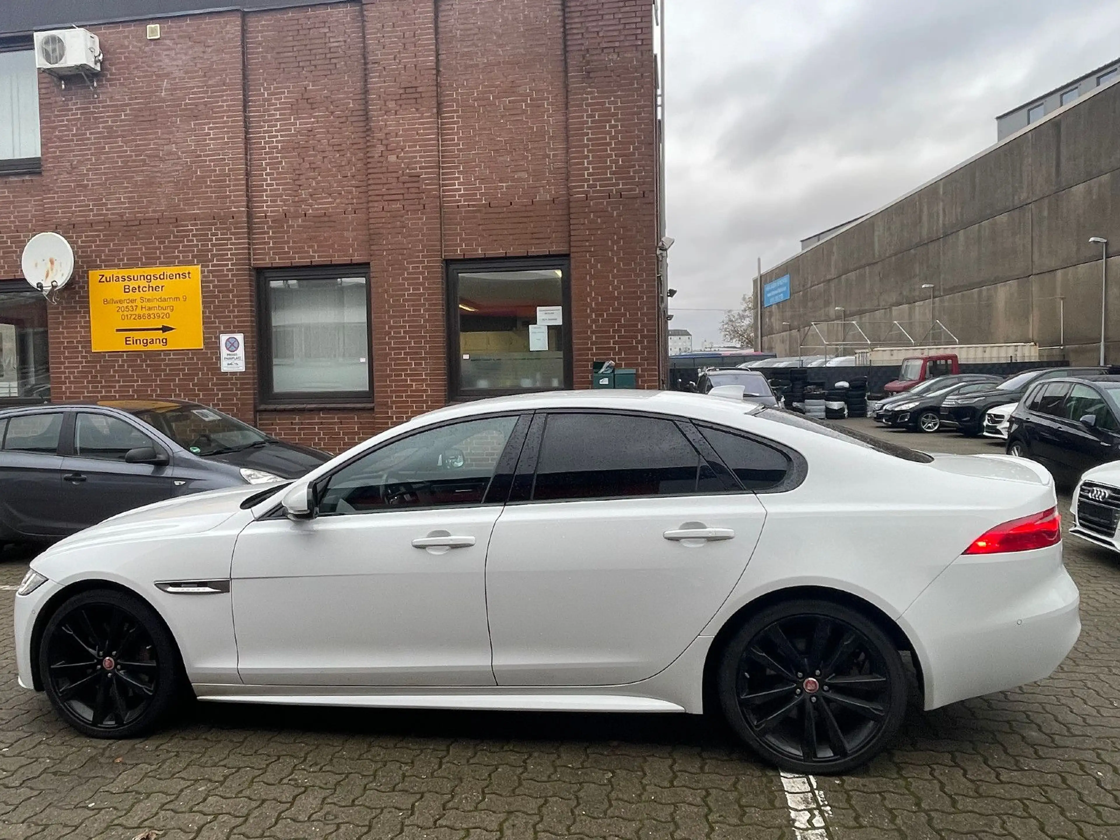 Jaguar XF 30d 300PS R-Sport Aut.*HEAD-UP*DIGITALTACHO — photo 3