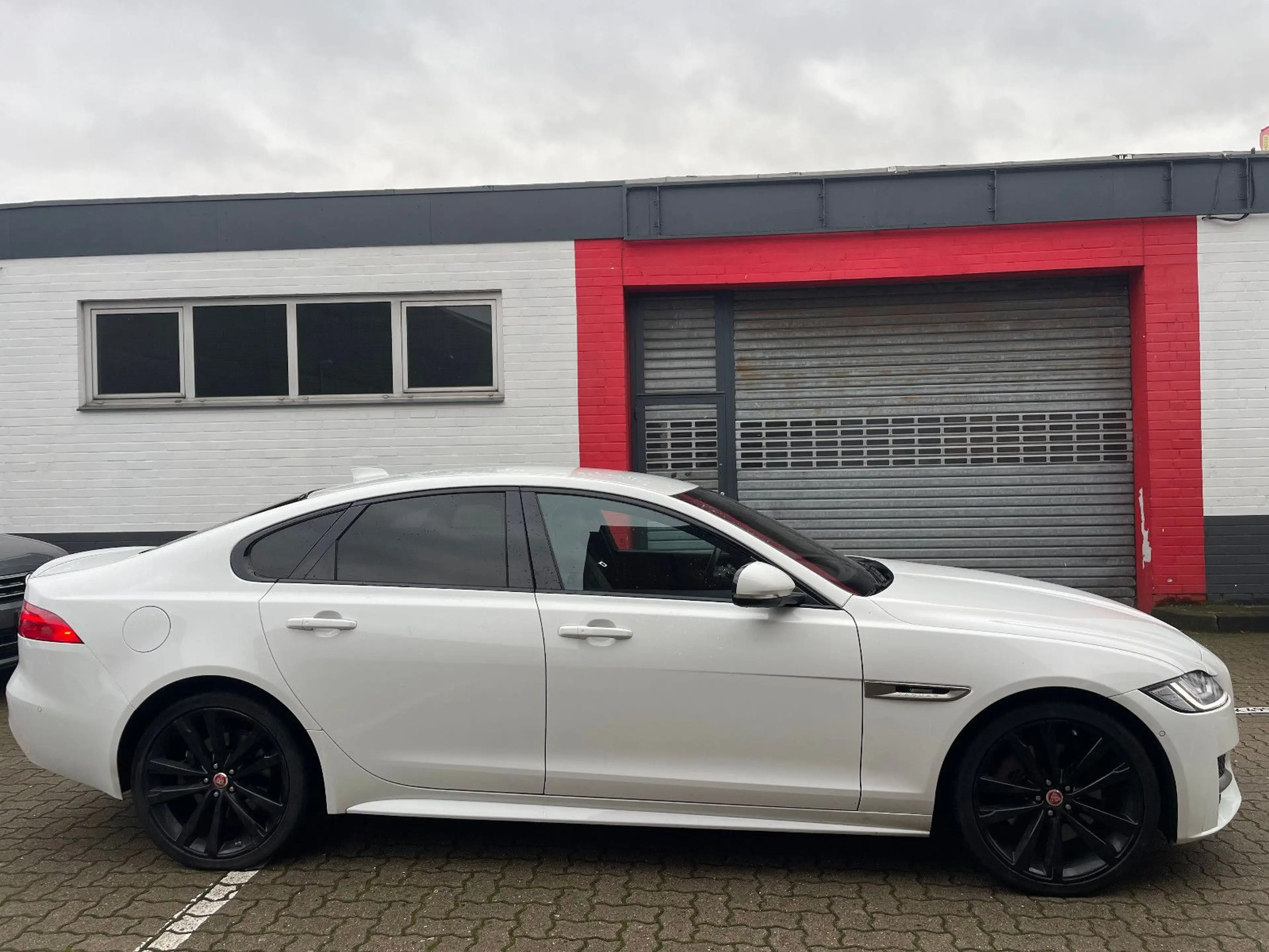 Jaguar XF 30d 300PS R-Sport Aut.*HEAD-UP*DIGITALTACHO — photo 4