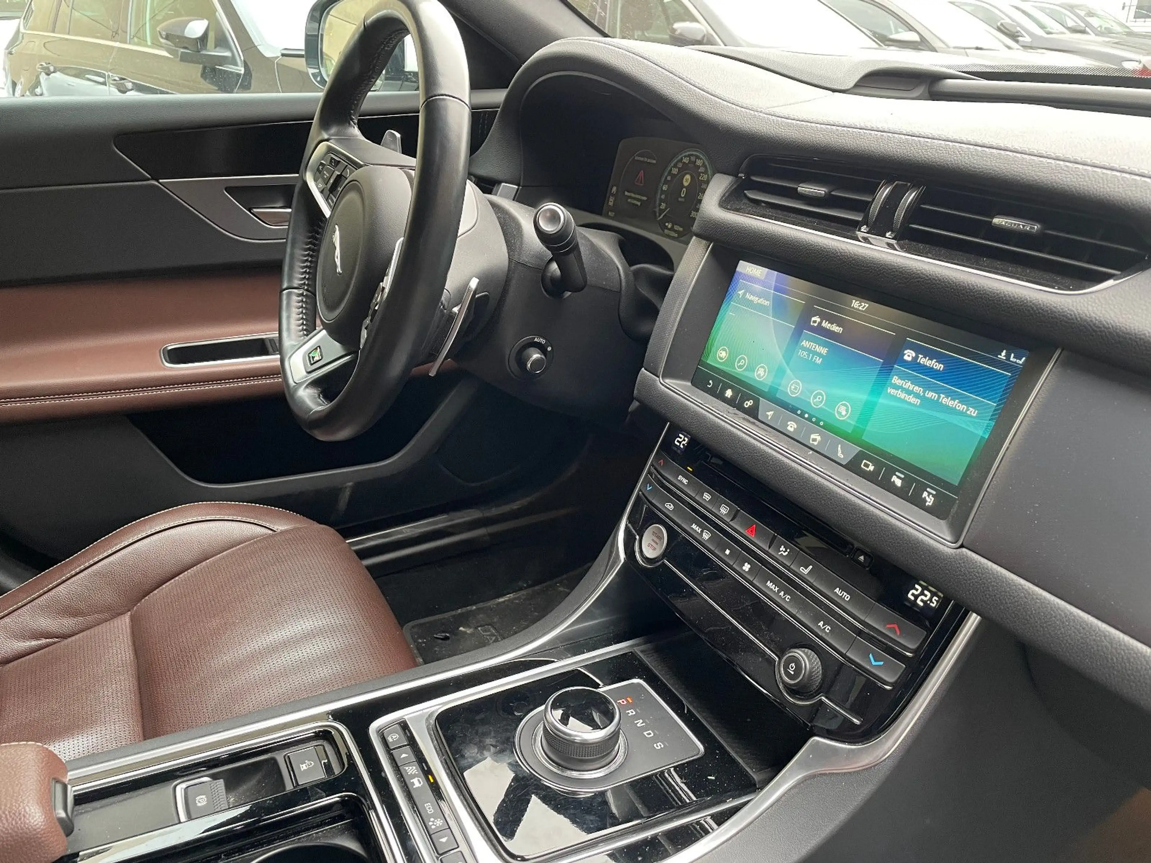 Jaguar XF 30d 300PS R-Sport Aut.*HEAD-UP*DIGITALTACHO — photo 13