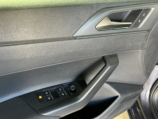 Volkswagen Taigo view 9