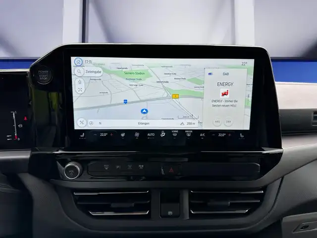 Ford Titanium 320l1 view 14
