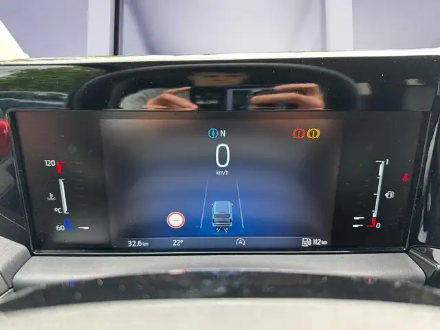 Ford Titanium 320l1 view 12