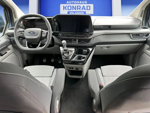 Ford Titanium 320l1 view 10