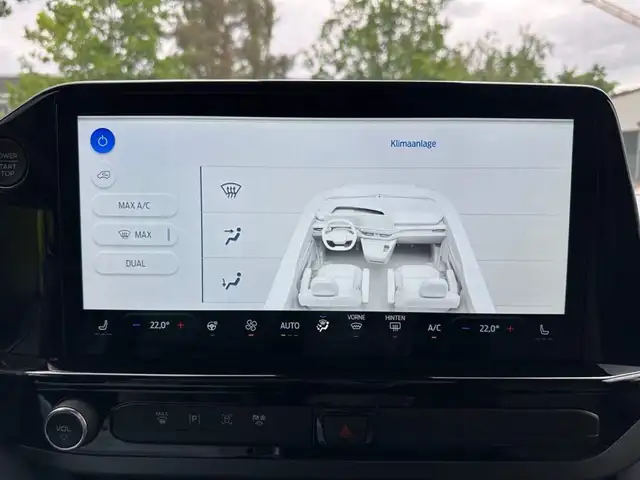Ford Titanium 320l1 view 15