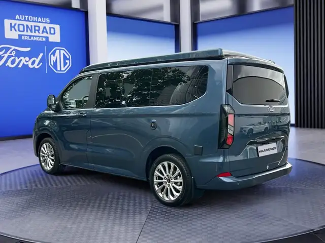 Ford Titanium 320l1 view 4