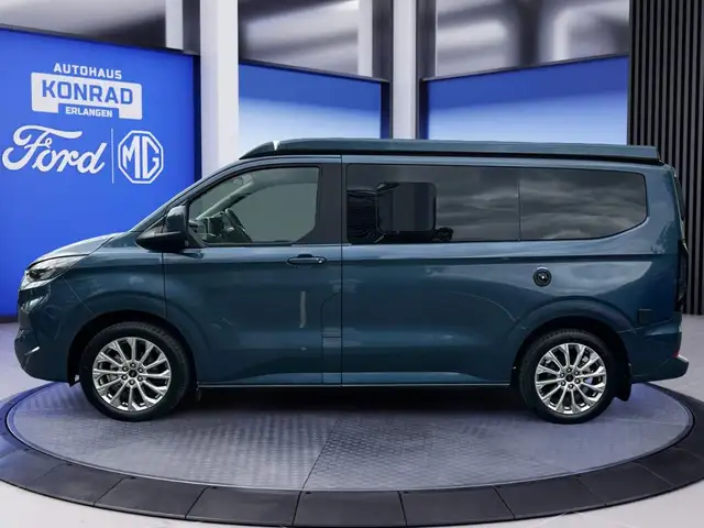 Ford Titanium 320l1 view 3