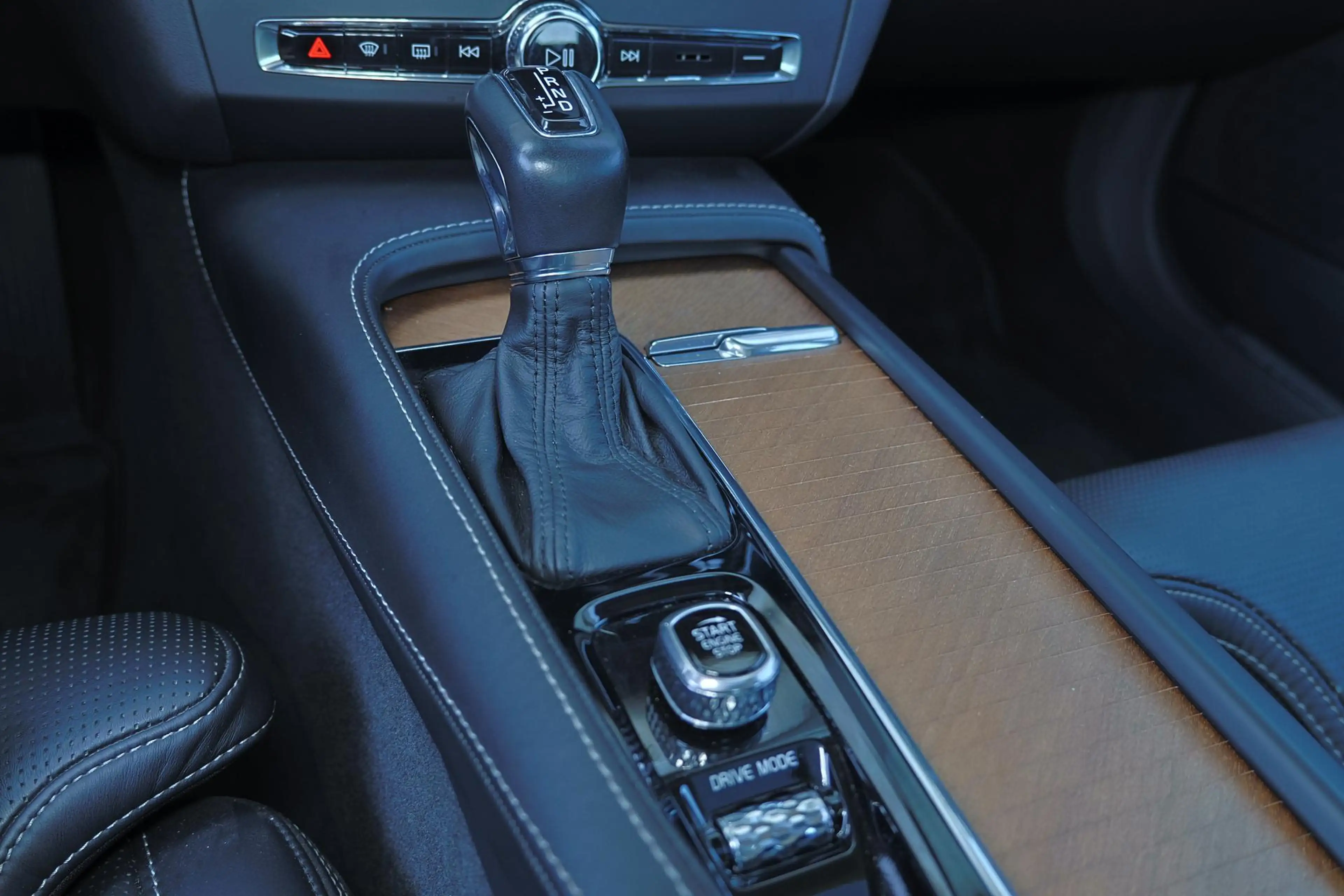 Volvo S90 2.0 T4 Business Luxury + — photo 12