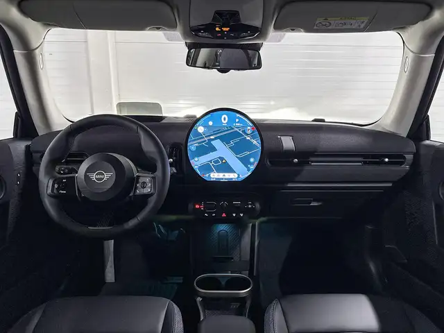 Mini Hatch view 10