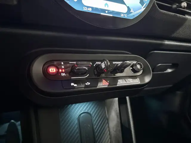 Mini Hatch view 14
