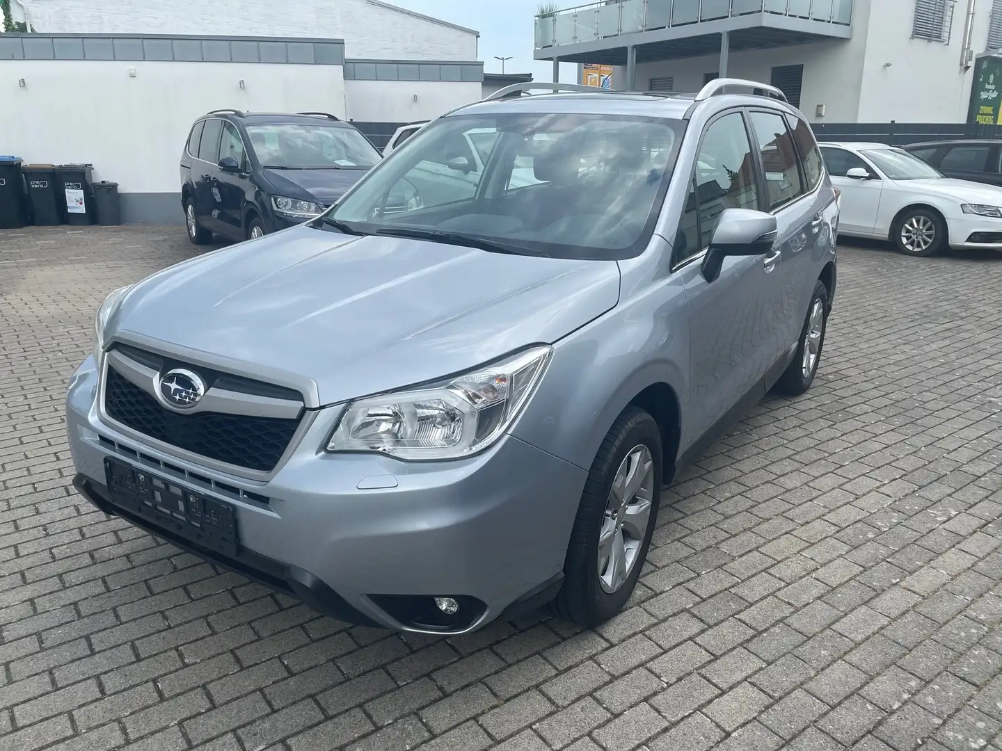 Subaru Forester 2.0 Exclusive Aut., Leder, Navi, SSD, AHK Silber - 1