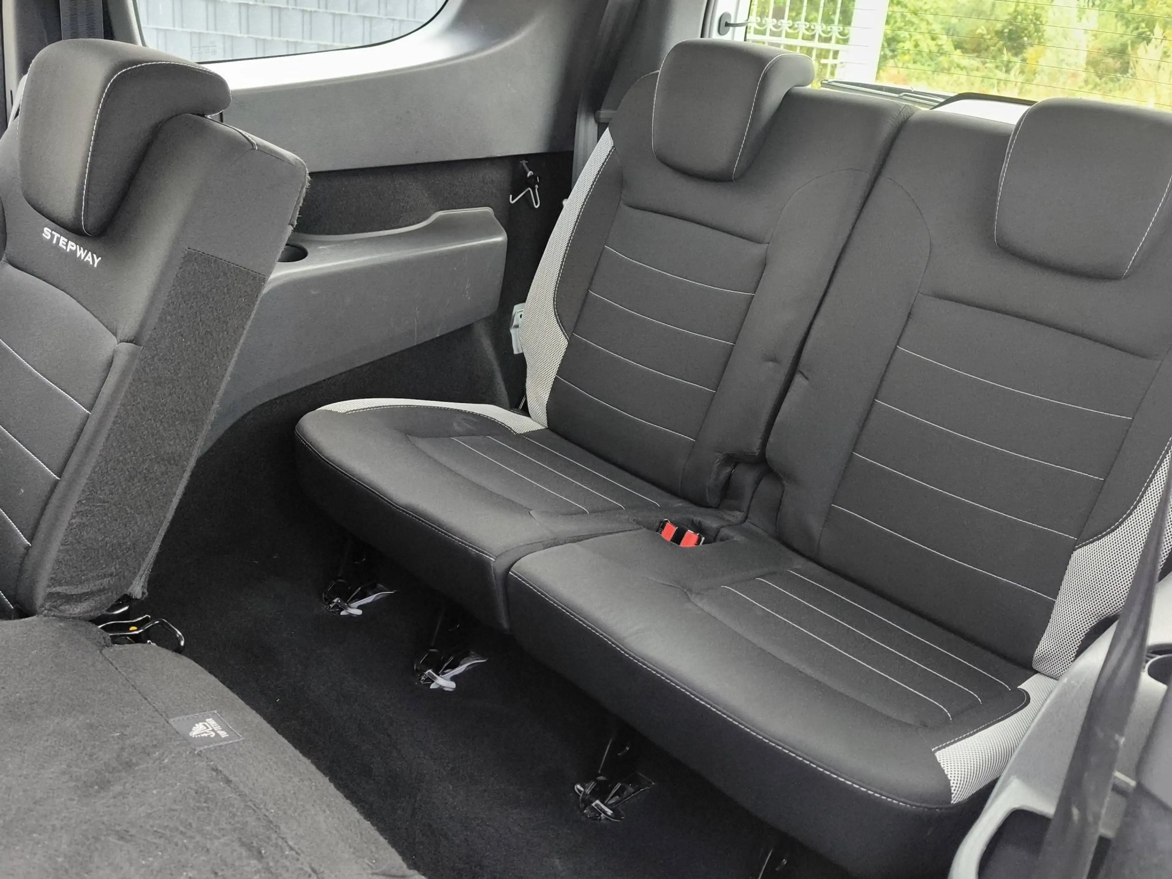 Dacia Lodgy Stepway*7 Sitze*AHK*Kamera*SHZ*Temp*1.Hand — photo 13