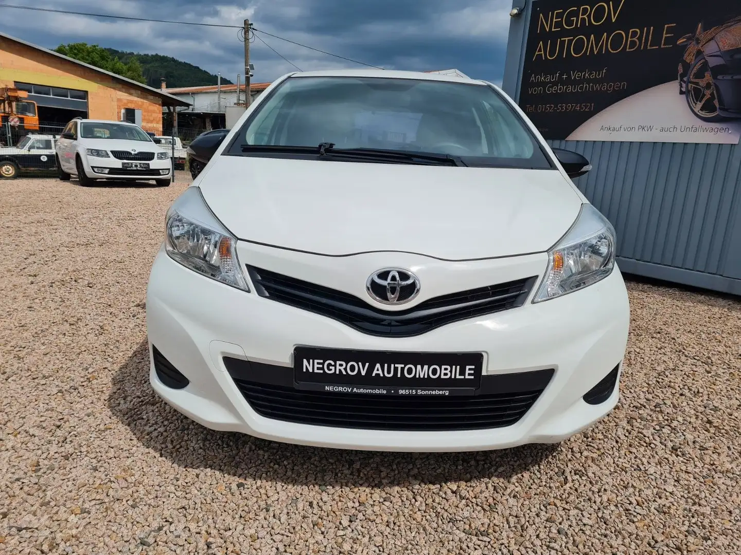 Toyota Yaris Cool Weiß - 2