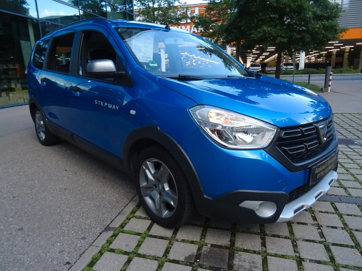 Dacia Lodgy Stepway - 1.Hand - Euro 6 Blau - 1