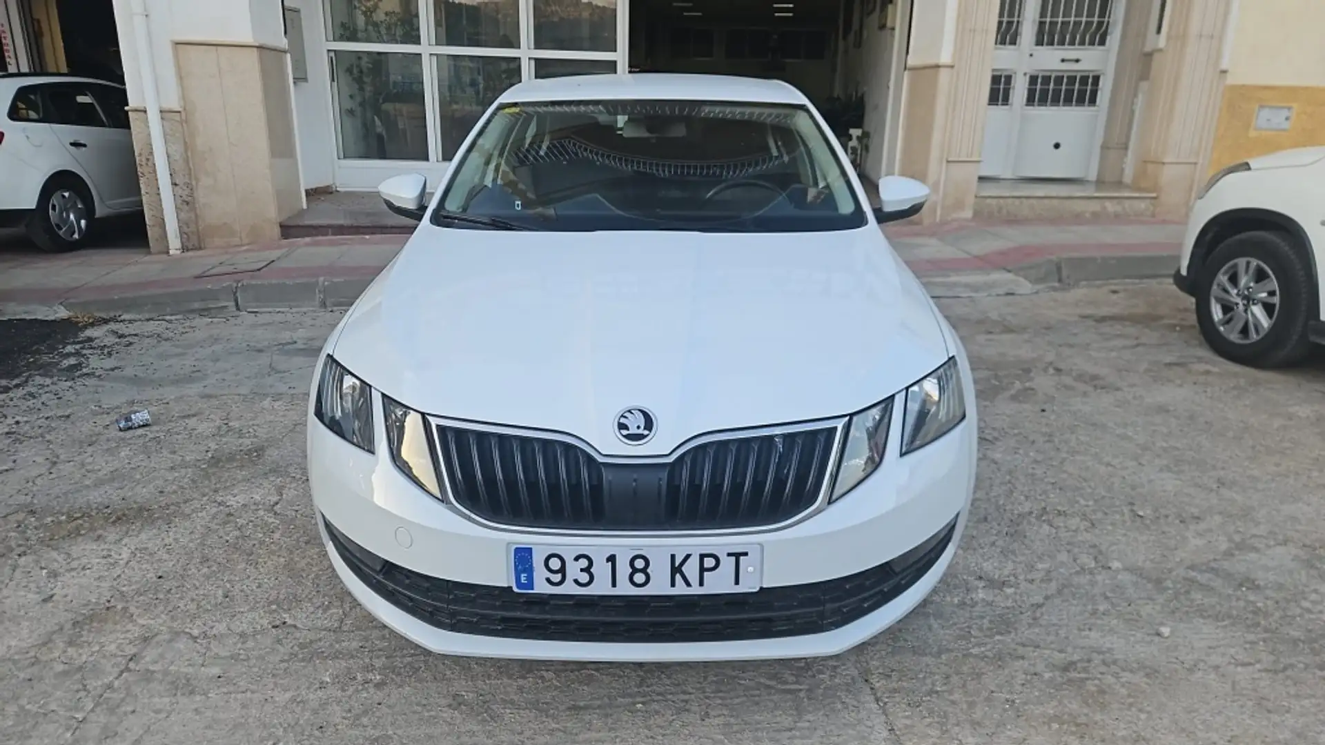 Skoda Octavia 1.6TDI CR Ambition Blanco - 1