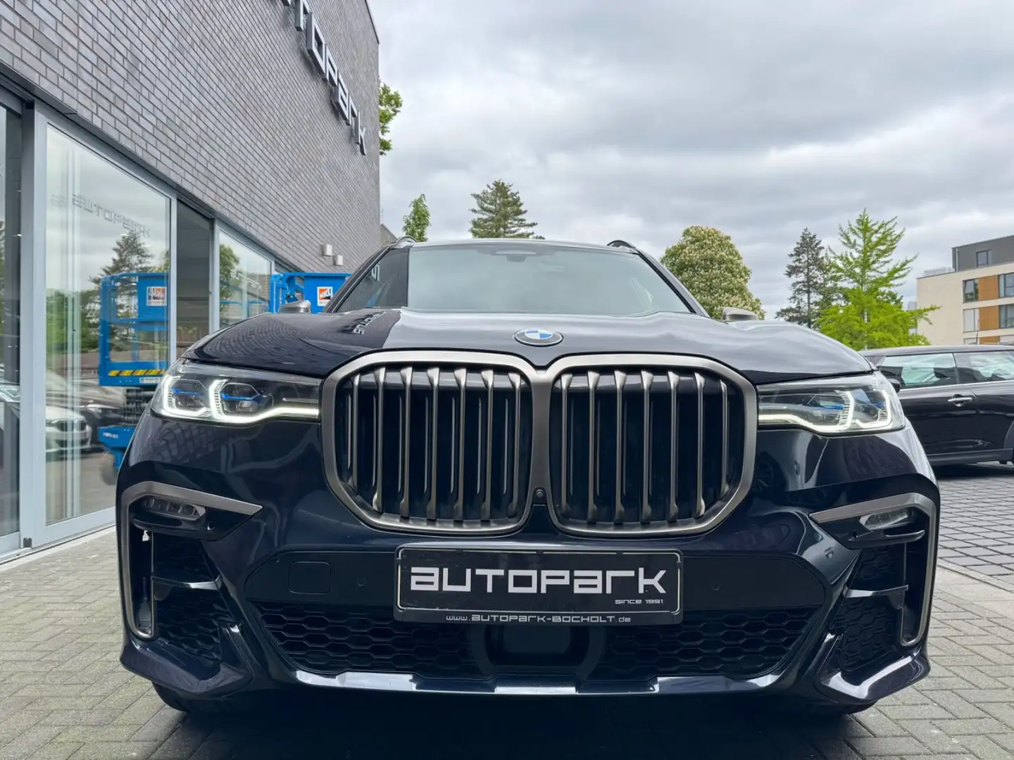 BMW X7 M50d Soft SkyL h&k Laser 360 6Sitz BMWGaranti Negru - 2