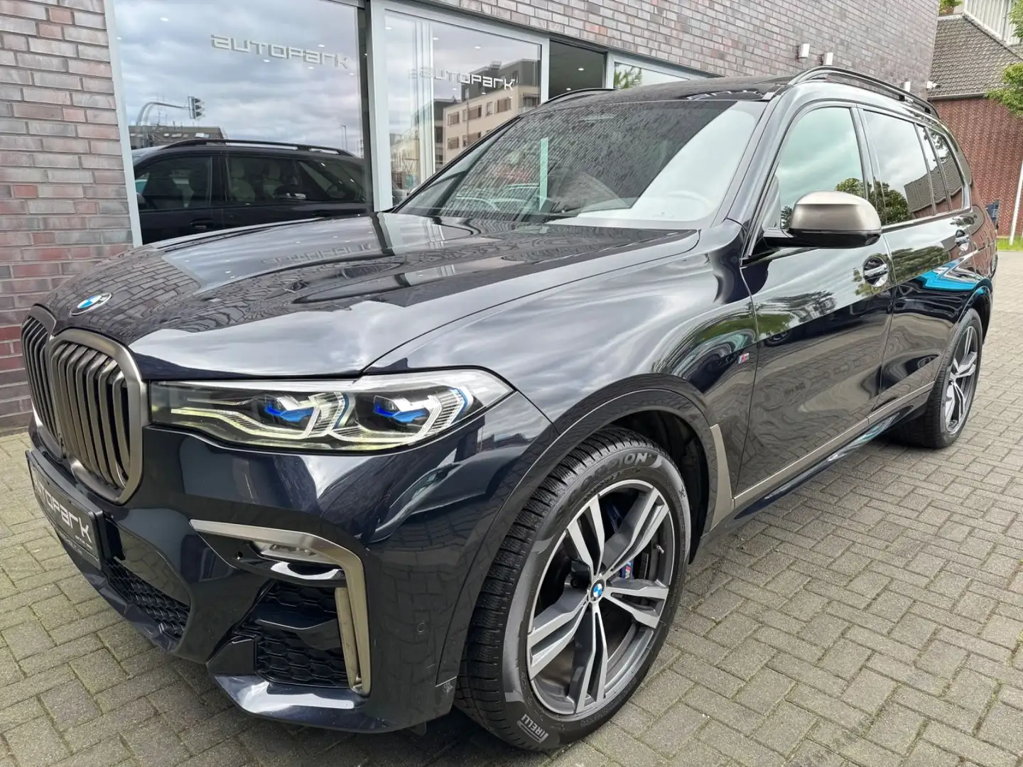 BMW X7 M50d Soft SkyL h&k Laser 360 6Sitz BMWGaranti Negru - 1
