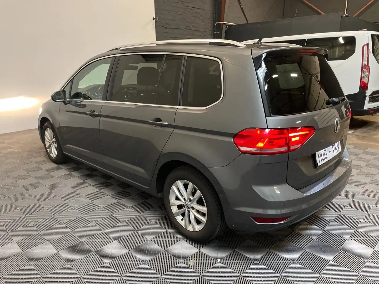 Volkswagen Touran 1.6 TDI *7Sitzer-ACC-AHK* Gris - 2
