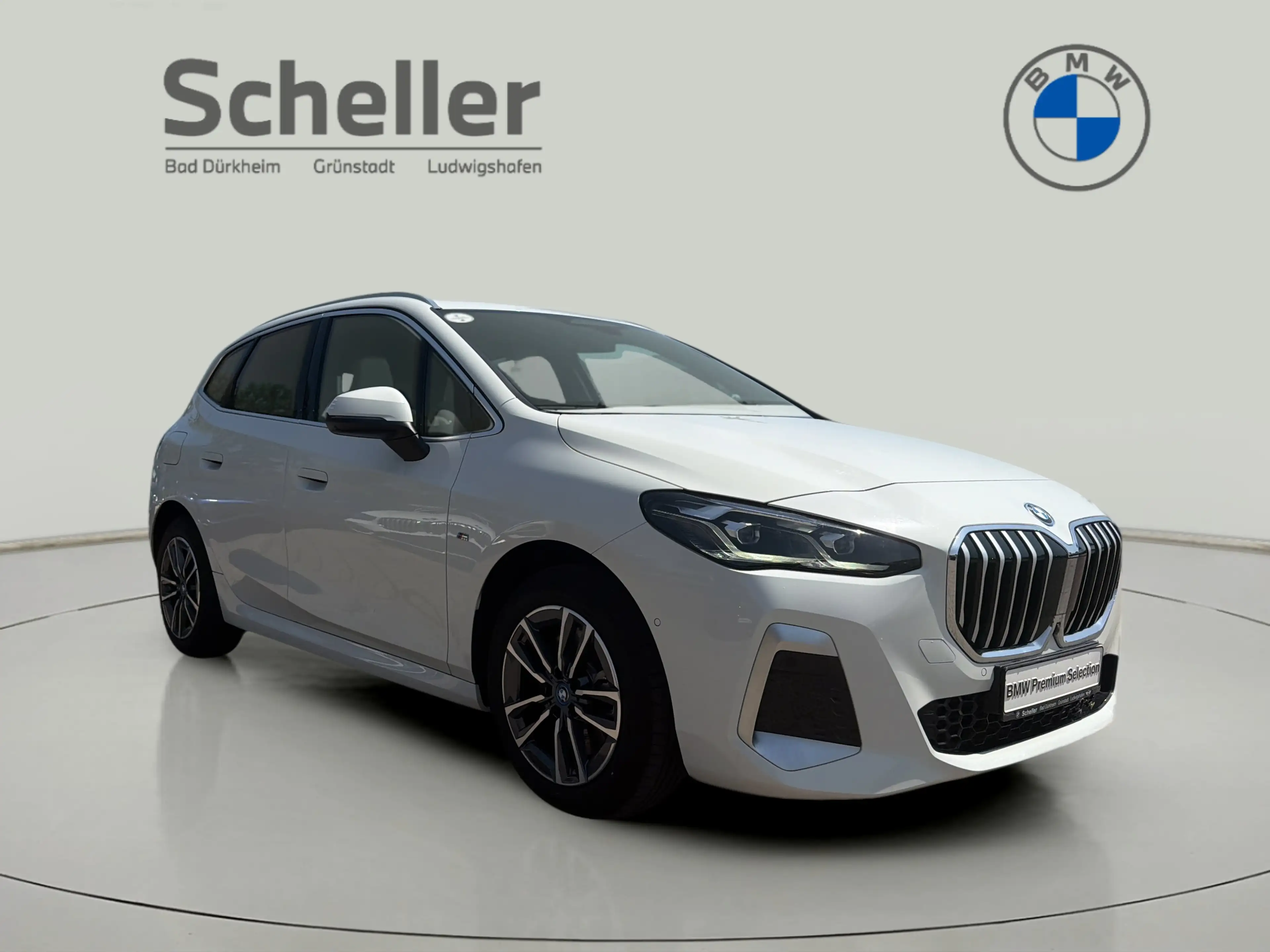 BMW 230 e xDrive Active Tourer — photo 10