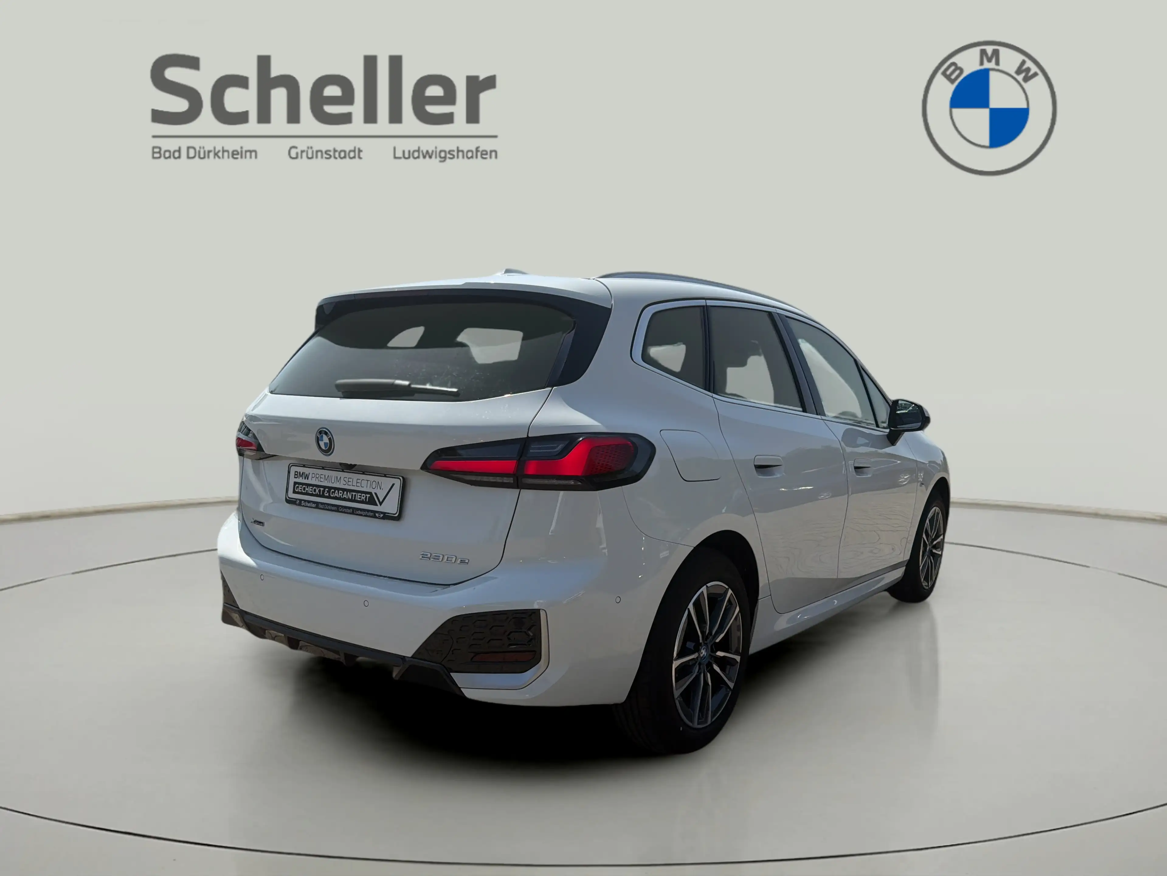 BMW 230 e xDrive Active Tourer — photo 8