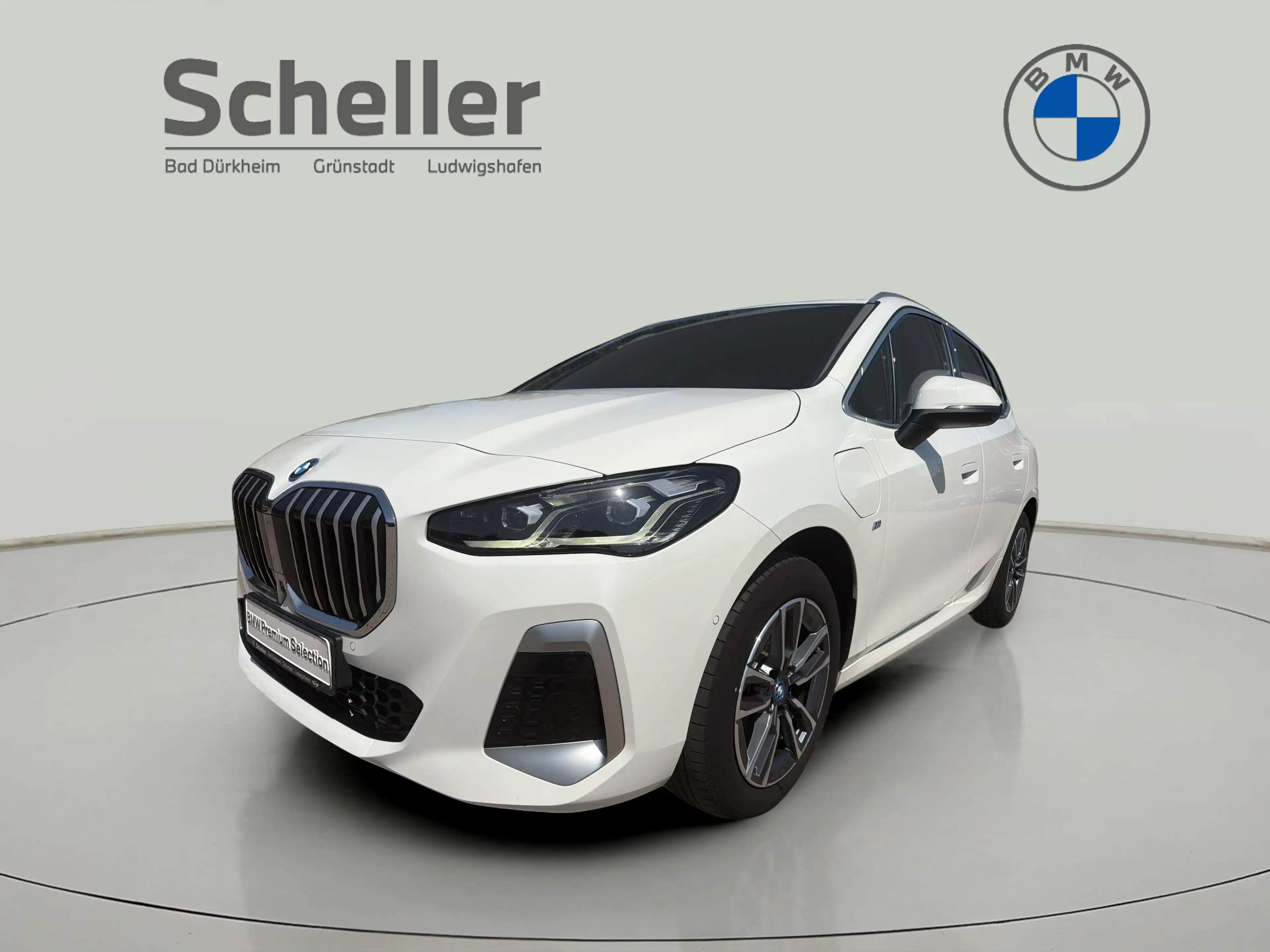 BMW 230 e xDrive Active Tourer — photo 11