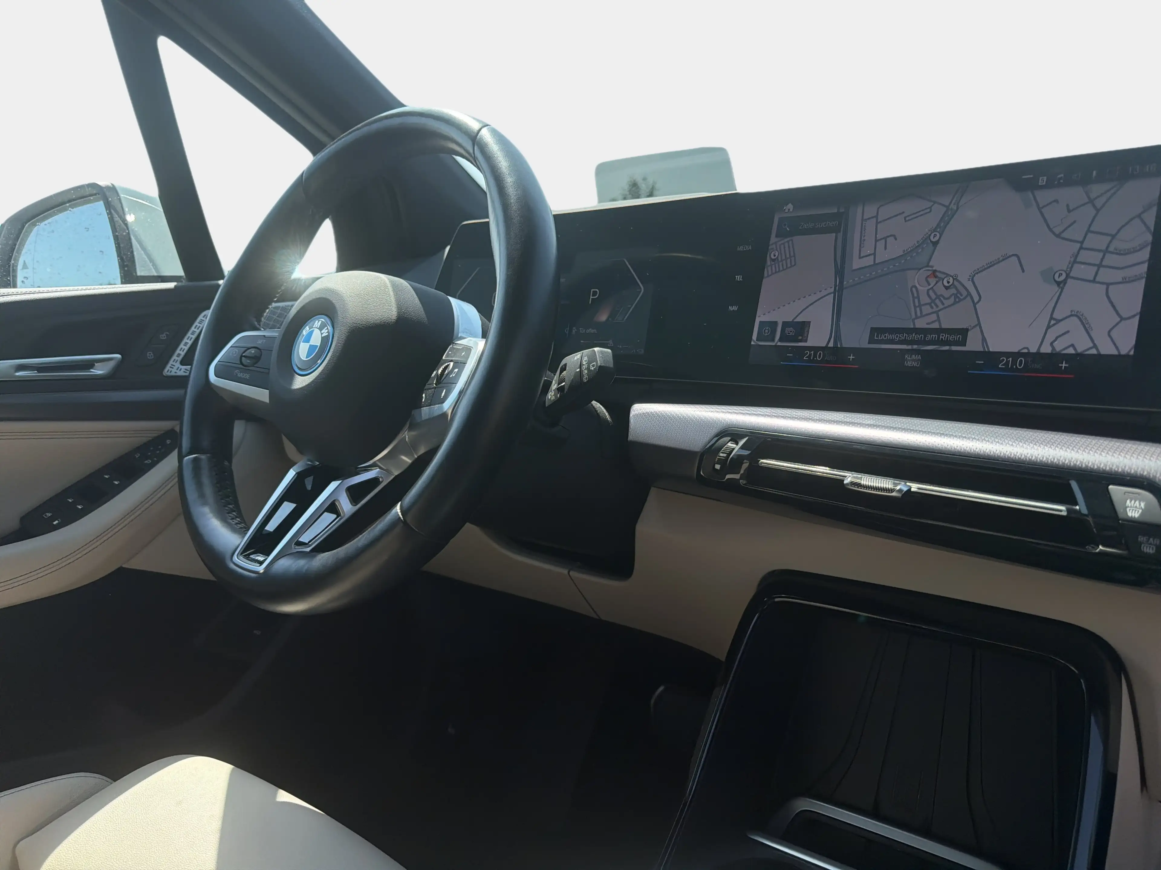 BMW 230 e xDrive Active Tourer — photo 14