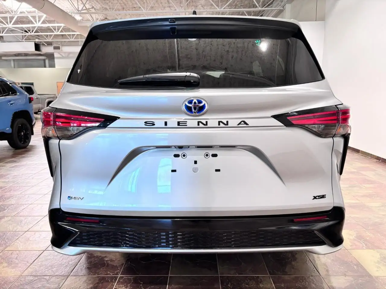 Toyota Sienna снимка Toyota Sienna