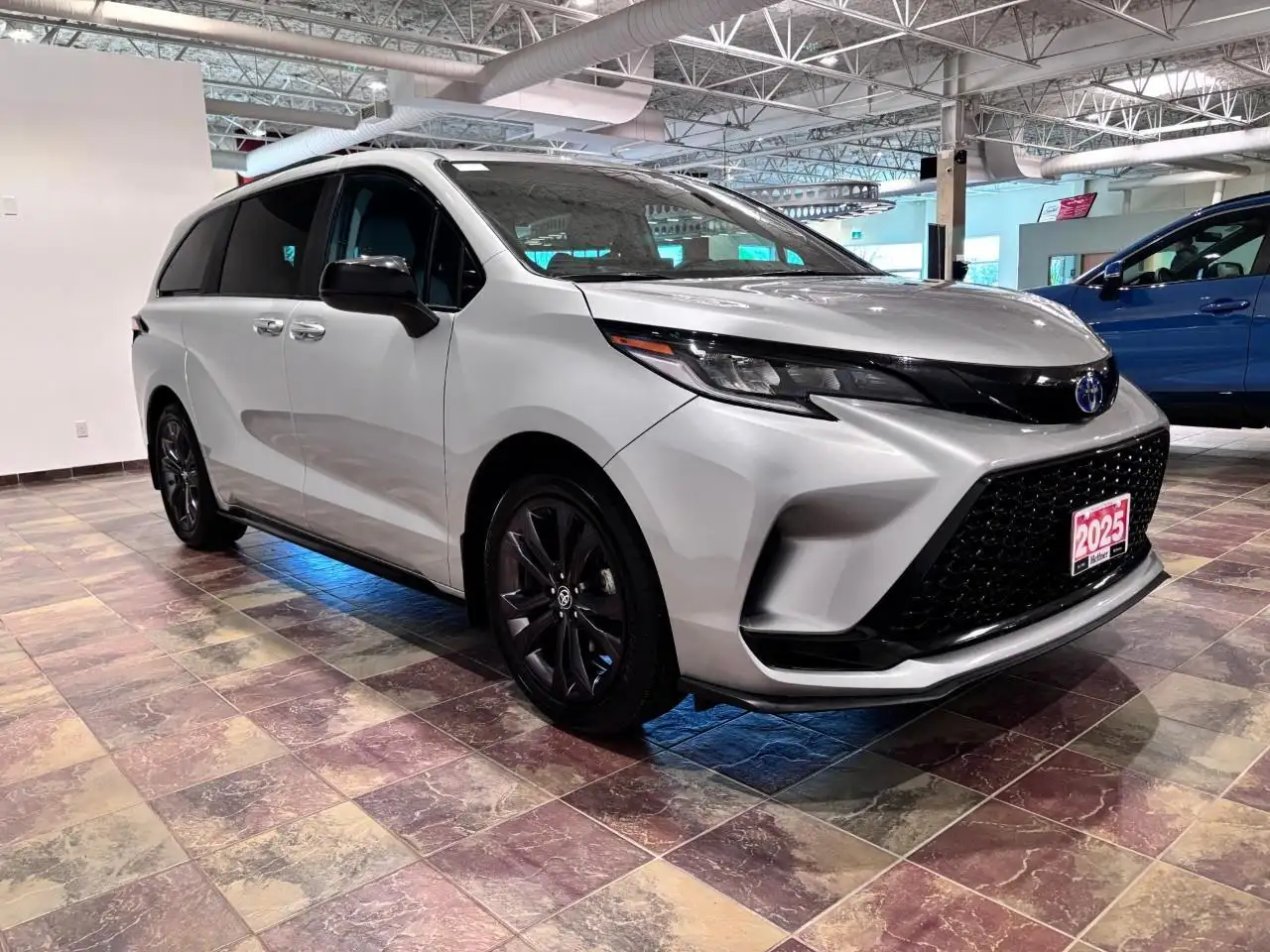 Toyota Sienna снимка Toyota Sienna