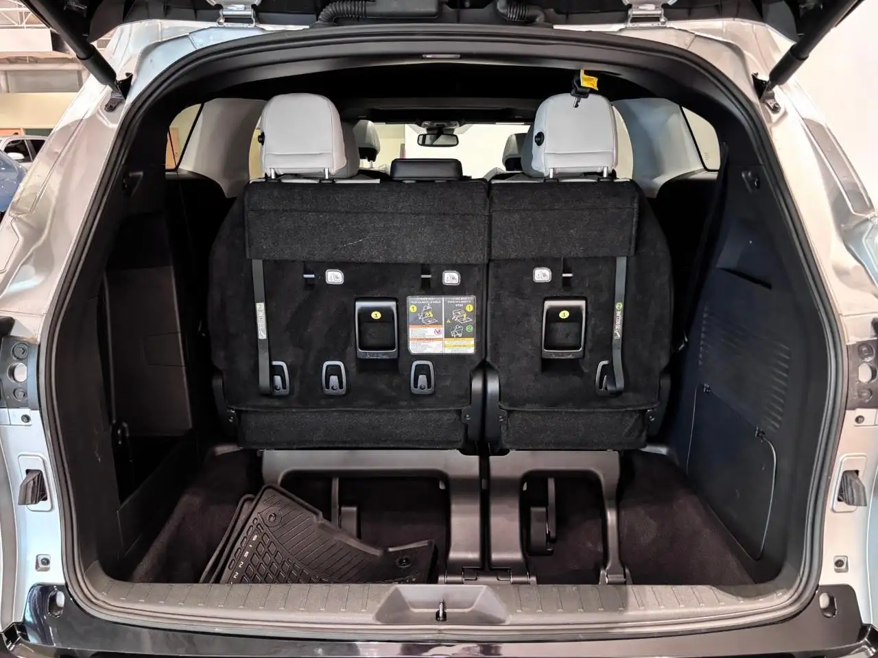 Toyota Sienna снимка Toyota Sienna