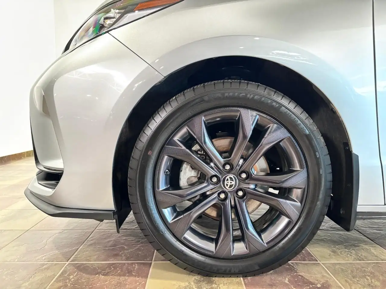 Toyota Sienna снимка Toyota Sienna