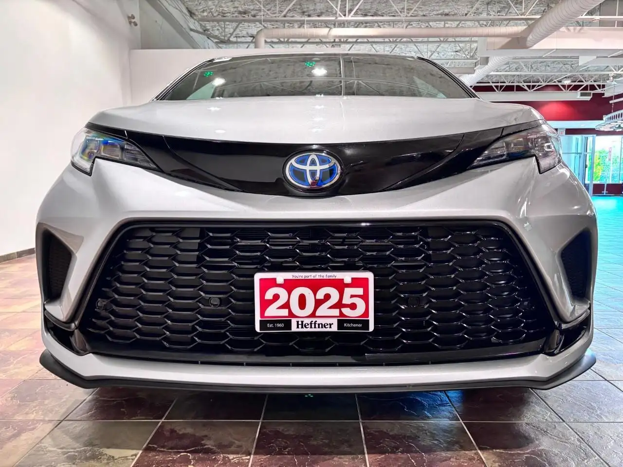 Toyota Sienna снимка Toyota Sienna