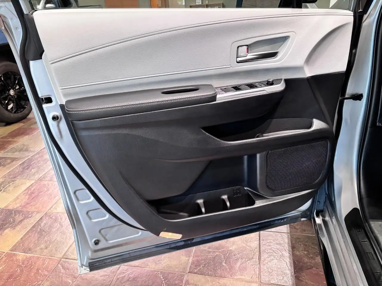 Toyota Sienna снимка Toyota Sienna