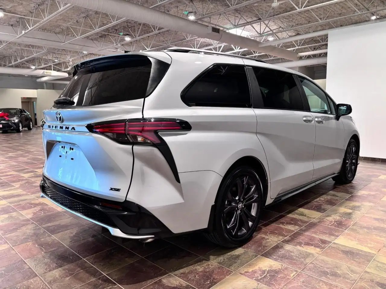 Toyota Sienna снимка Toyota Sienna