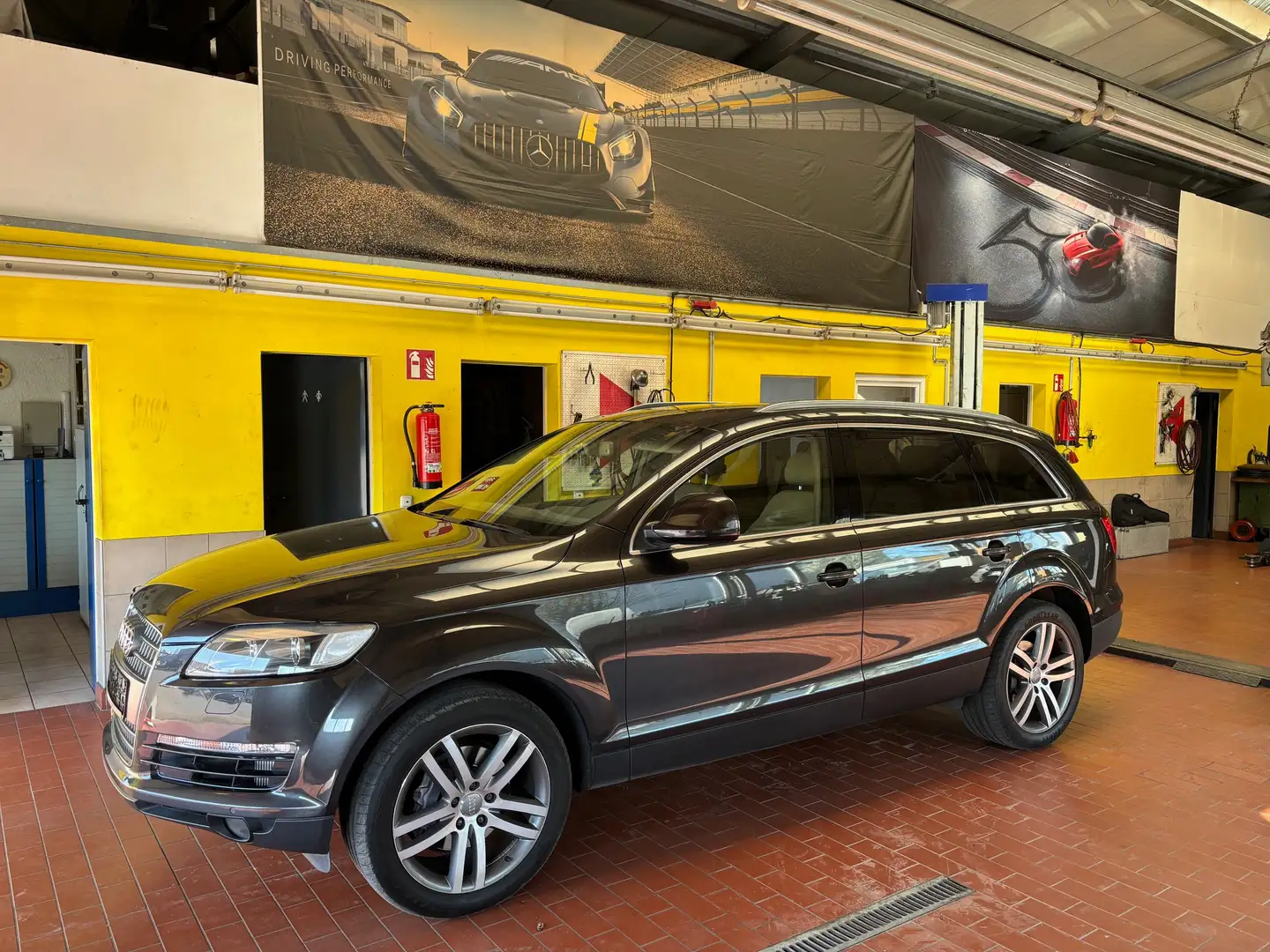 Audi Q7 3.0 TDI quattro /Navi/Disign Pkt/Xenon/Pano/Luftf. Grau - 1