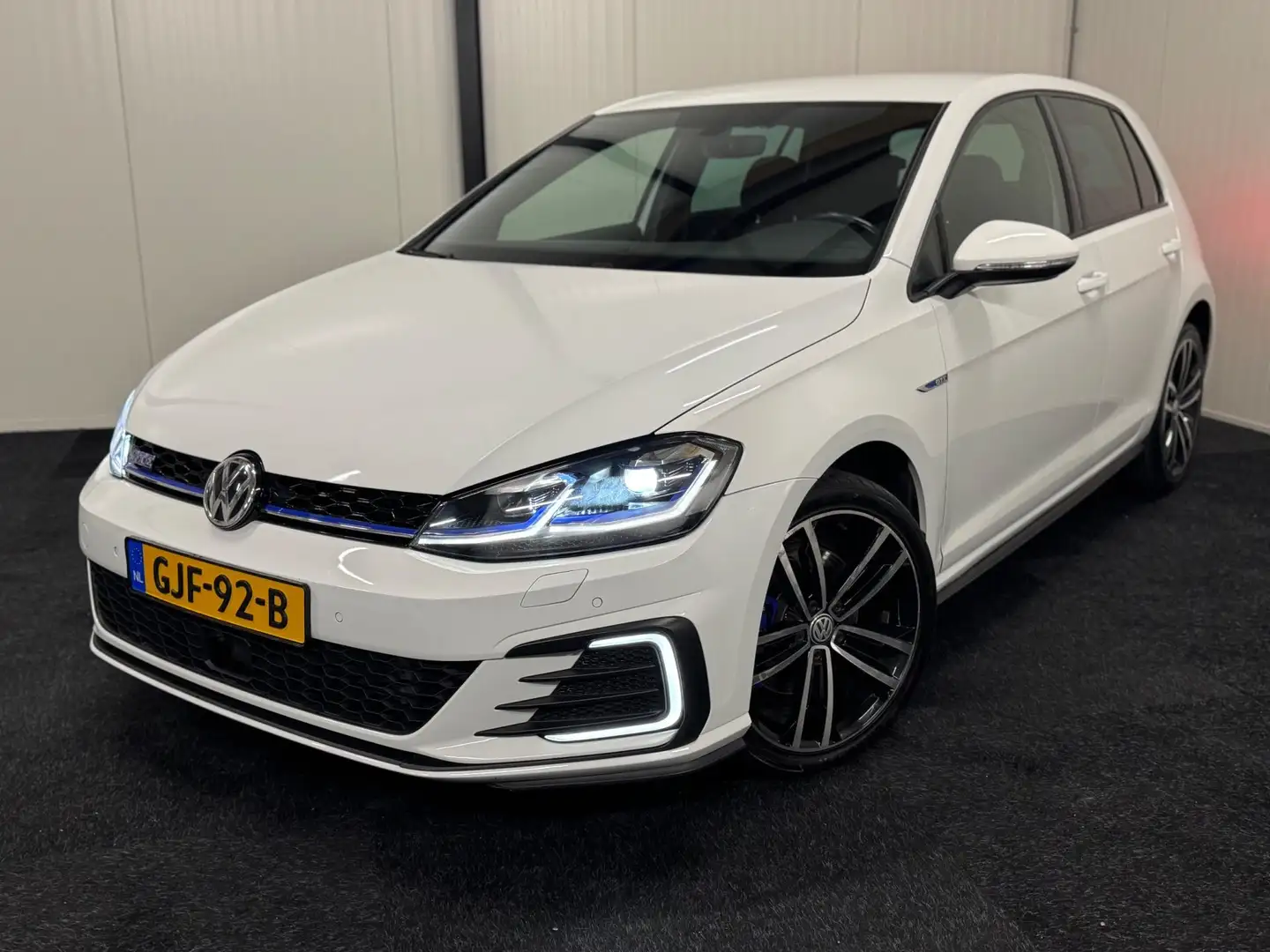 Volkswagen Golf GTE 1.4 eHybrid OPF DSG - 1