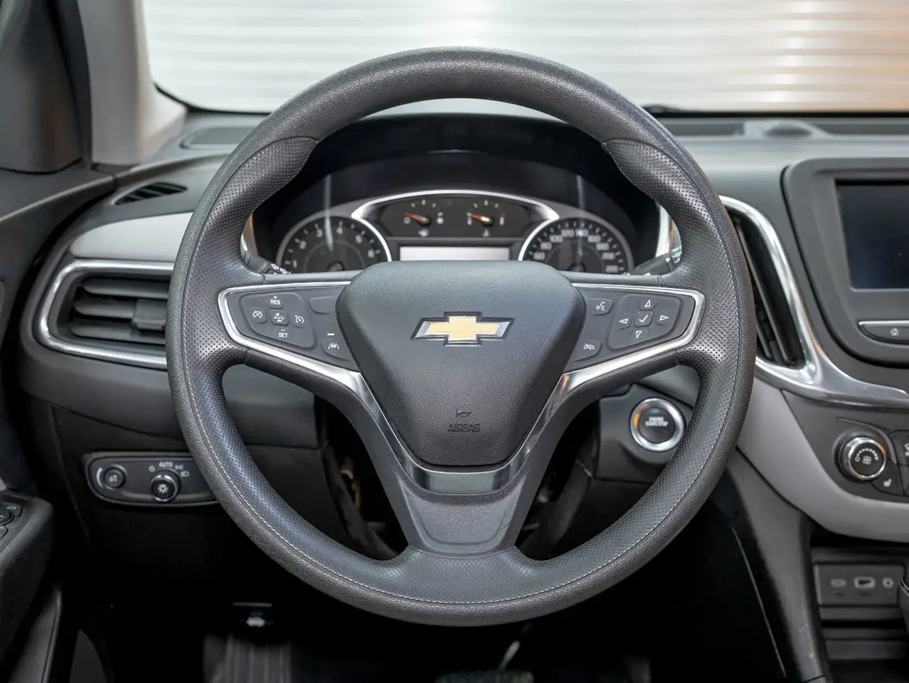 Chevrolet Equinox снимка Chevrolet Equinox